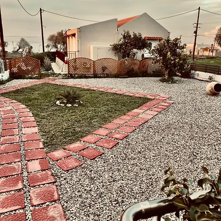 Blue Waves House 1 Case de vacanță